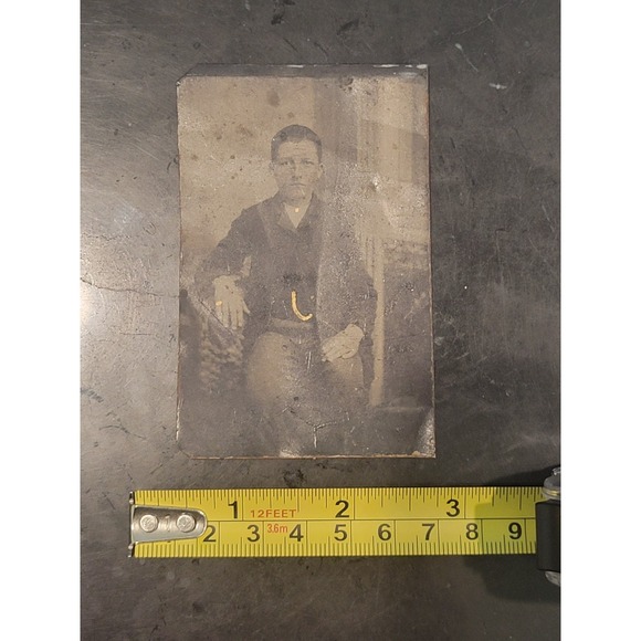 Antique Tintype Photo Young Man Victorian Suit 1850-1899 - Picture 2 of 3